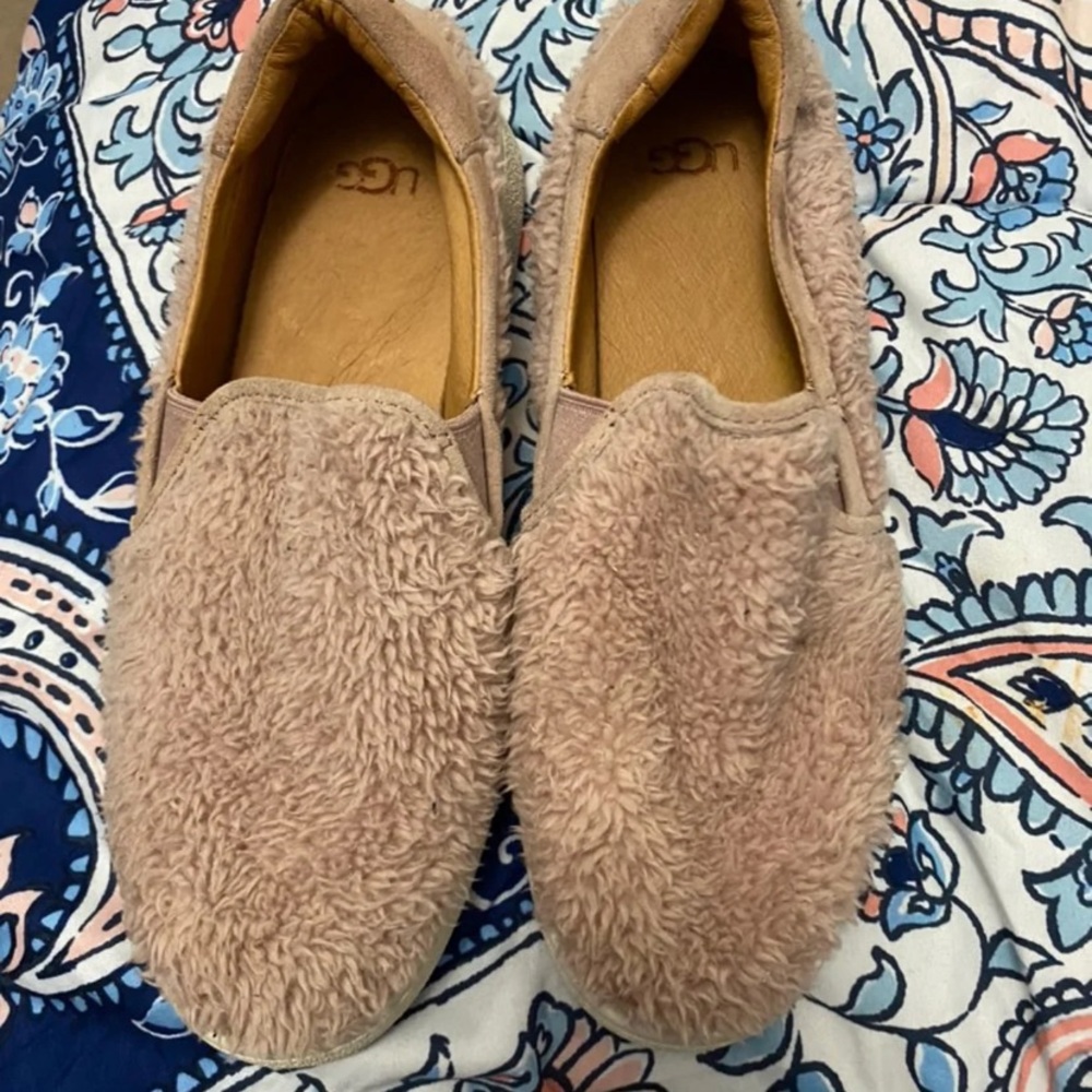 Furry Ugg’s slip on